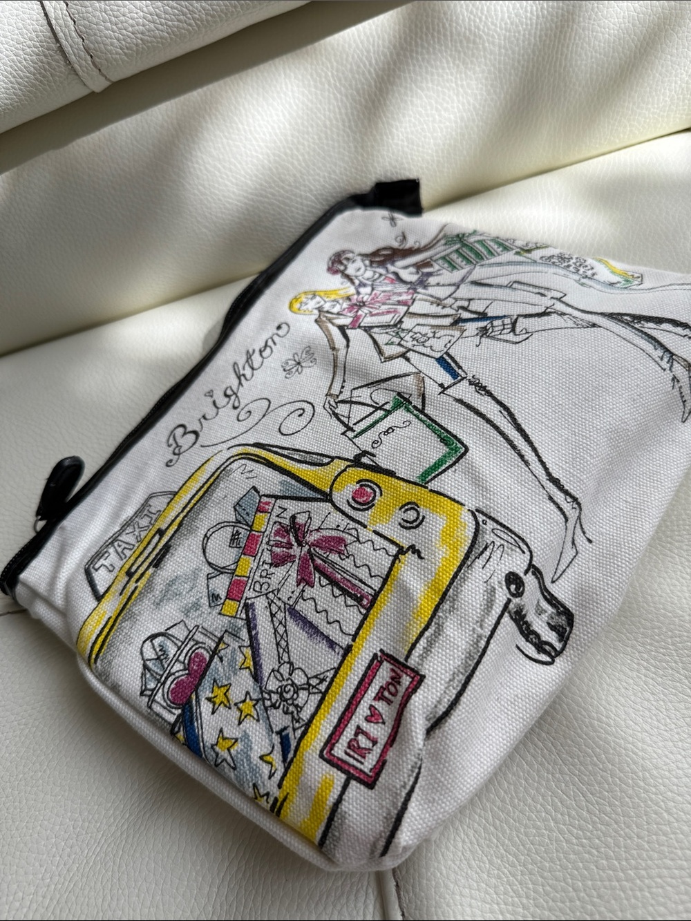 Brighton City Sceneries Insulated Cosmetic Bag - Picture 6 of 11